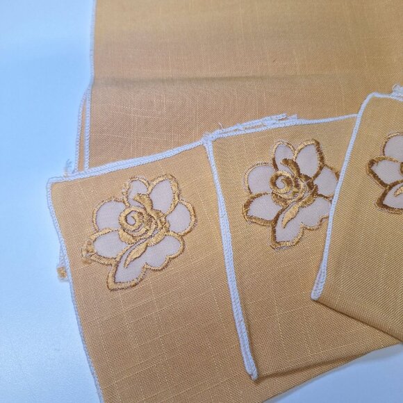 Retro Cloth Napkins Placemats Vintage Yellow Flower 16x11 inches Granny Dining - Picture 3 of 9